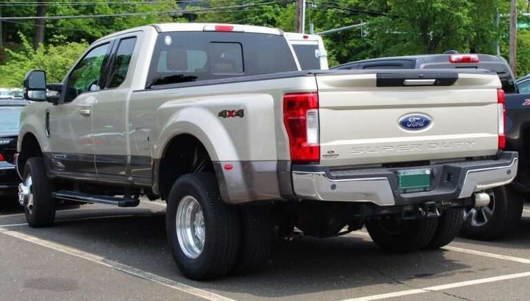What Is a Dually Pickup Truck